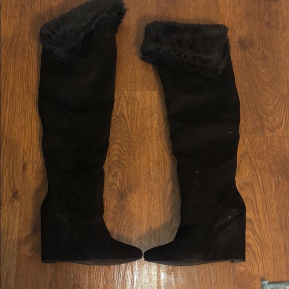 Knee high black boots - Picture 3 of 4